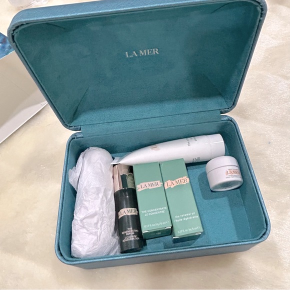 La Mer Other - BrandNew La Mer The Revitalizing Moisturizer Deluxe 7 Pieces Set